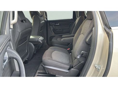 Used 2017 Chevrolet Traverse LT w/ Style and Technology Package image 12