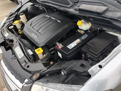 Used 2014 Dodge Grand Caravan SXT FWD image 18