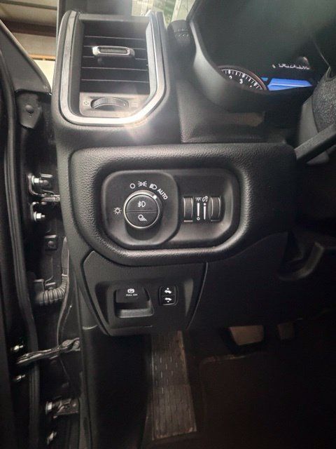 Used 2026 RAM 1500 Laramie AWD/4WD image 24