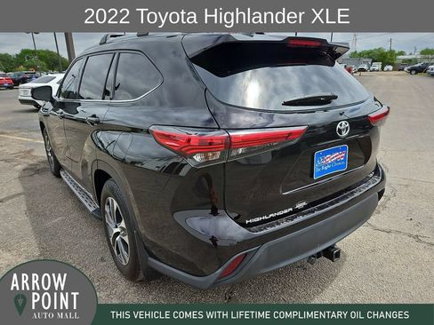 Used 2022 Toyota Highlander XLE FWD image 9