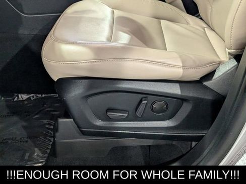 Used 2022 Ford Explorer XLT w/ Equipment Group 202A image 13