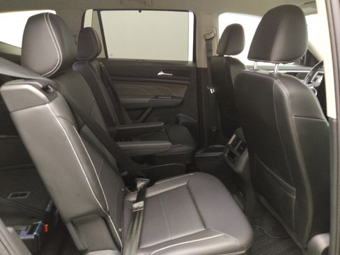 Used 2021 Volkswagen Atlas SE w/ Towing Package FWD image 19