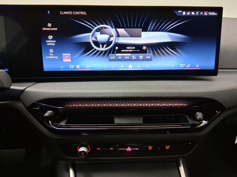 New 2026 BMW 430i Coupe w/ Parking Assistance Package image 21