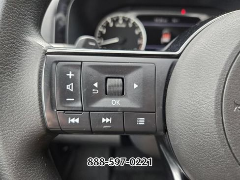 Used 2022 Nissan Pathfinder S AWD/4WD image 29