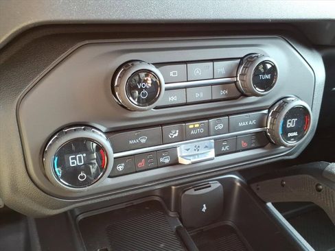 New 2025 Ford Bronco Badlands image 19