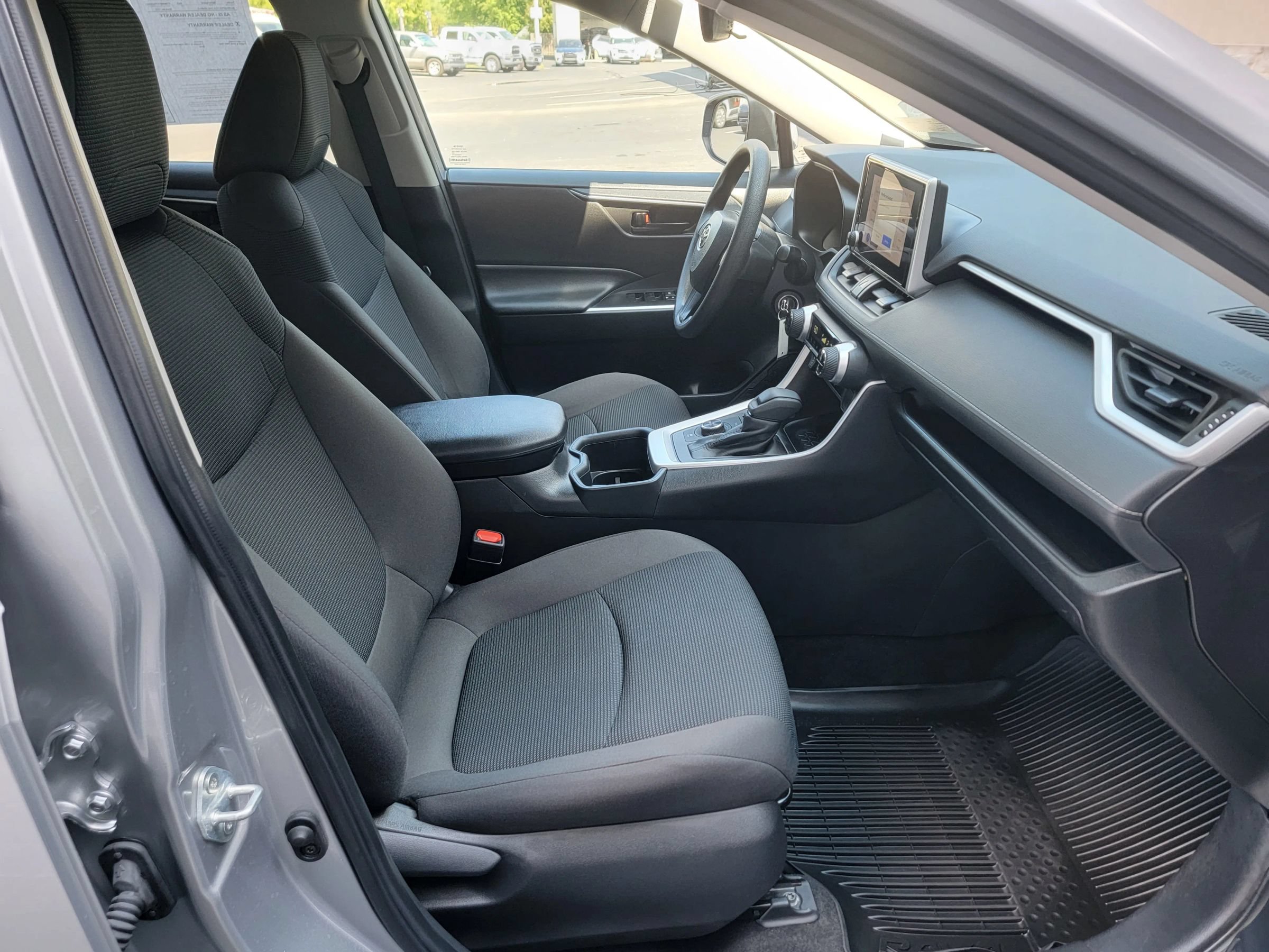 Used 2023 Toyota RAV4 LE AWD/4WD image 16
