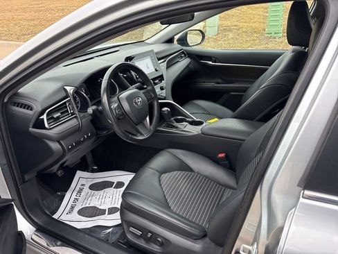 Used 2022 Toyota Camry SE FWD image 12