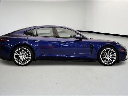 Used 2020 Porsche Panamera 4 image 8