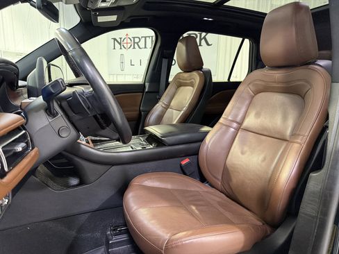 Used 2023 Lincoln Aviator Reserve w/ Elements Package Plus RWD image 9