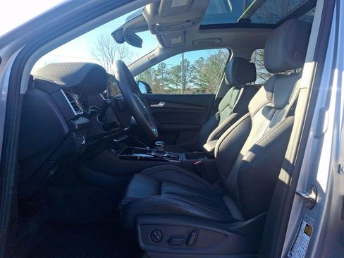 Used 2023 Audi Q5 e Premium Plus w/ Premium Plus Package image 13