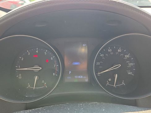 Used 2019 Toyota C-HR Limited FWD image 18