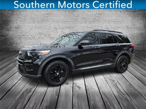 Used 2023 Ford Explorer XLT image 1