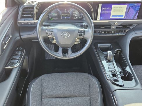 Used 2024 Toyota Crown XLE image 7