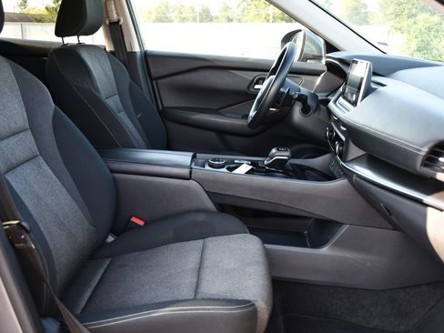 Used 2024 Nissan Rogue SV AWD/4WD image 31