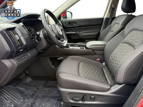 Certified 2025 Nissan Pathfinder SV AWD/4WD image 9