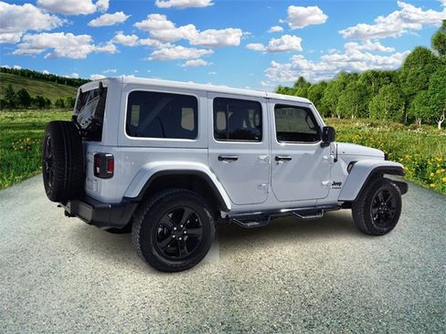 Certified 2022 Jeep Wrangler Unlimited Sahara image 6