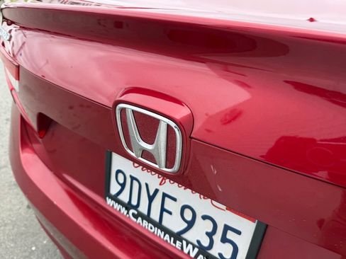 Used 2018 Honda Accord Touring image 12