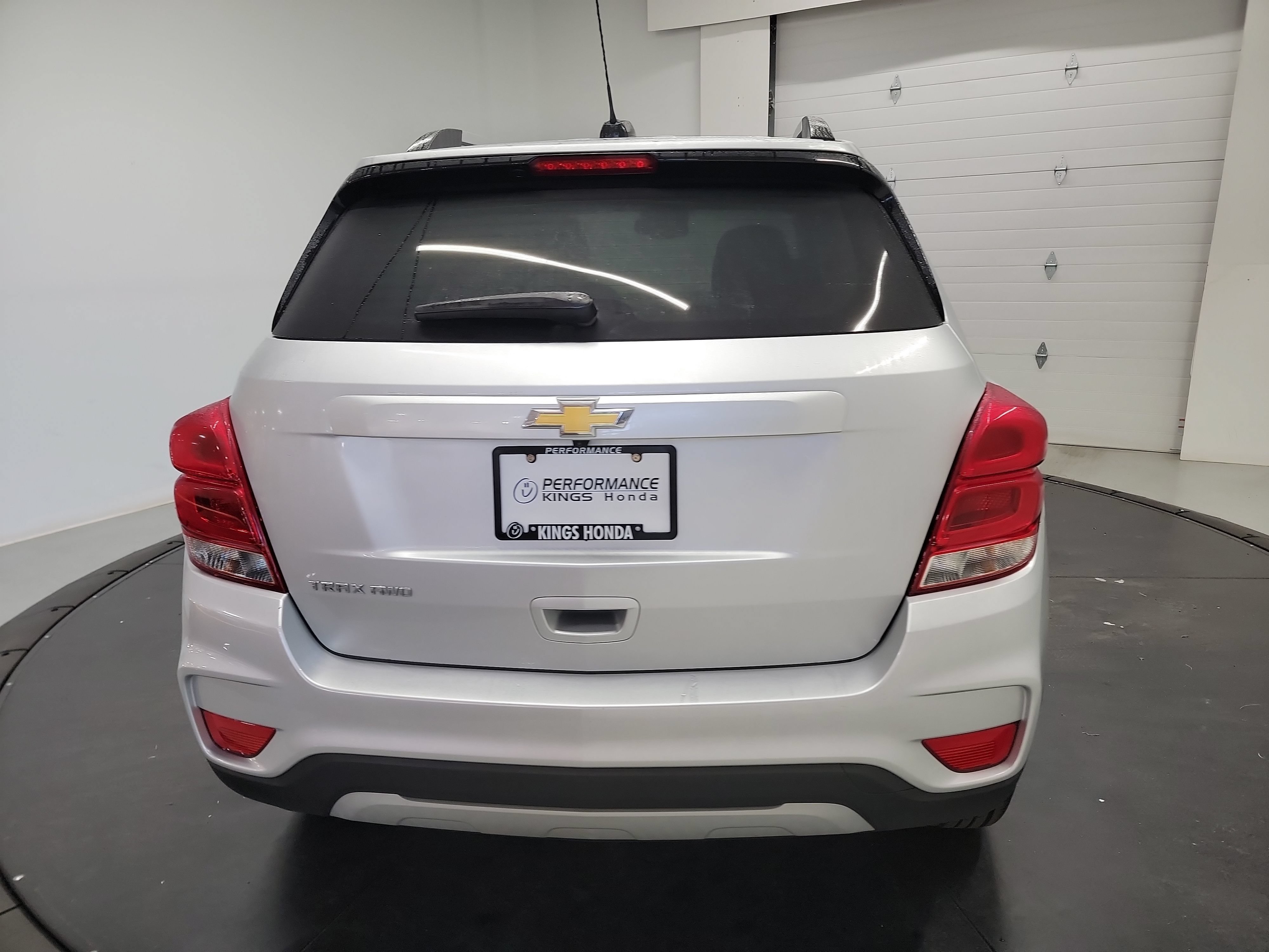 Used 2022 Chevrolet Trax LT w/ LT Convenience Package AWD/4WD image 8
