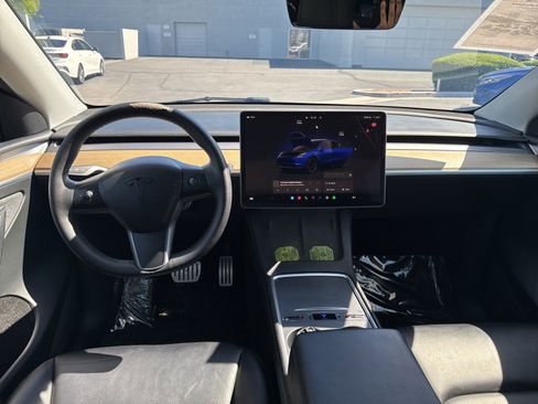 Used 2023 Tesla Model Y Performance AWD/4WD image 18