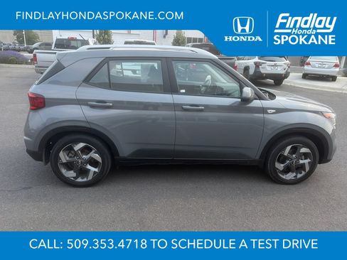 Used 2023 Hyundai Venue SEL FWD image 4