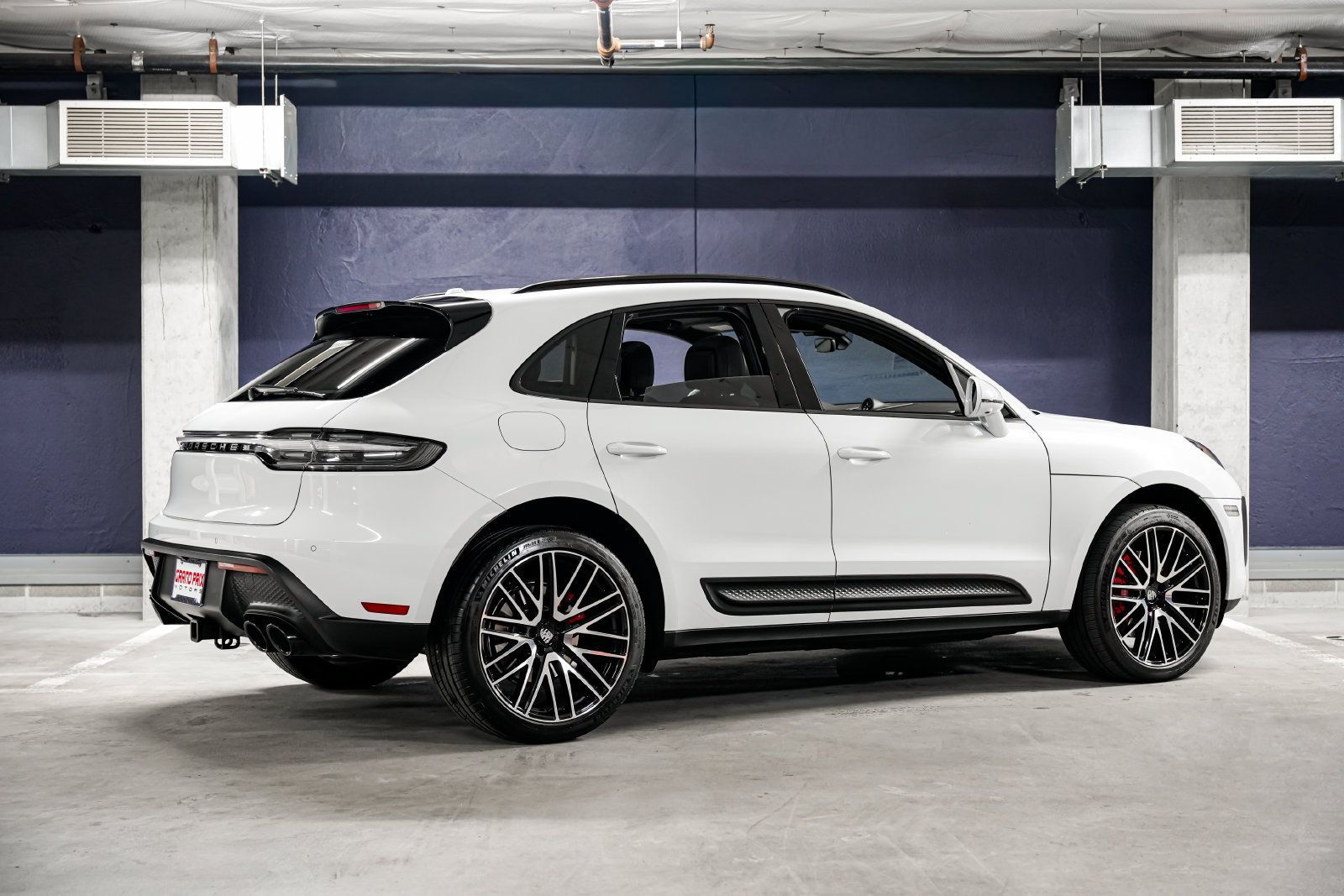 Used 2024 Porsche Macan S AWD/4WD image 3
