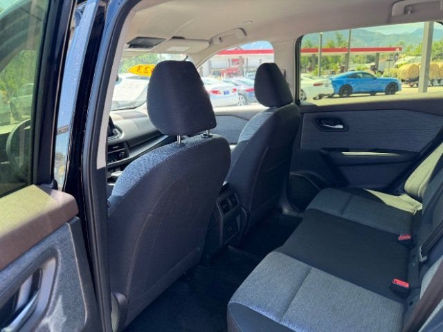 Used 2023 Nissan Rogue SV FWD image 31