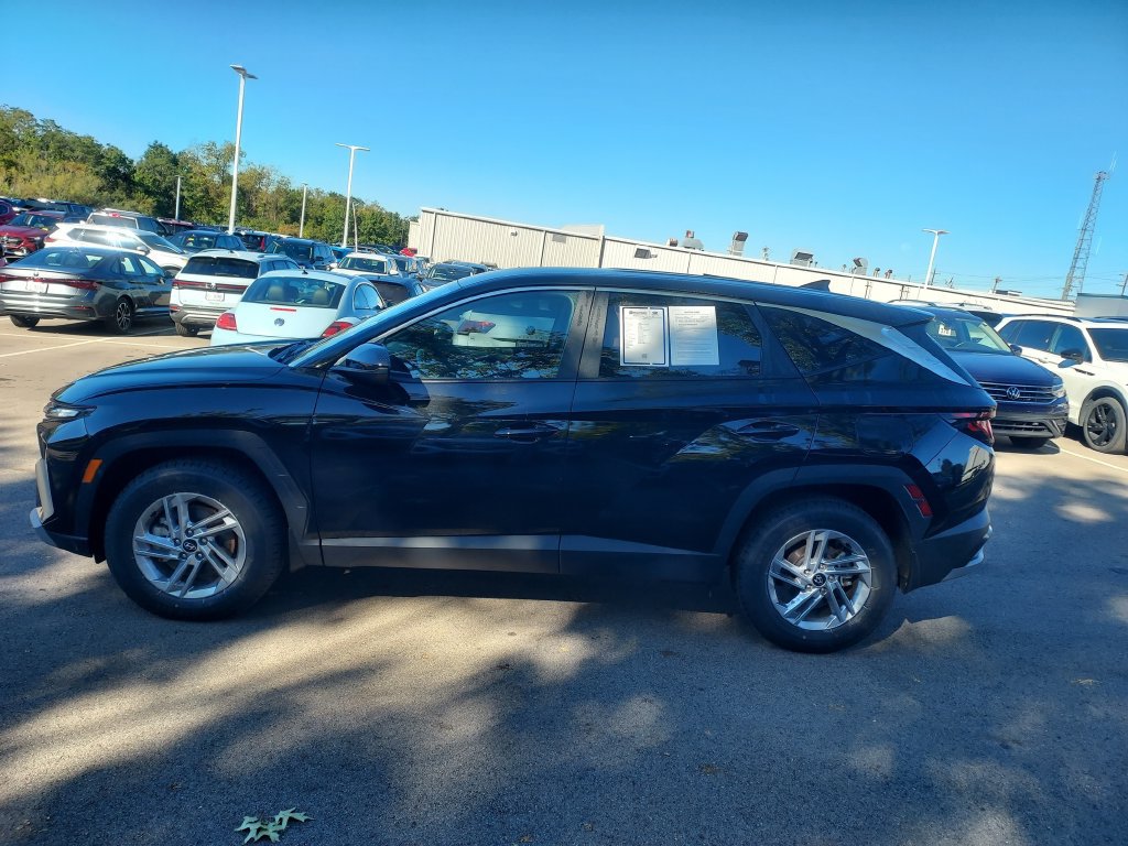 Used 2025 Hyundai Tucson SE AWD/4WD image 4