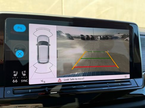 Used 2025 Volkswagen Atlas SEL image 9