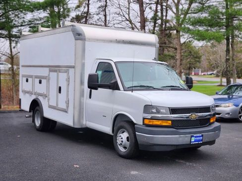 Used 2022 Chevrolet Express 3500 w/ Power Convenience Package RWD image 7