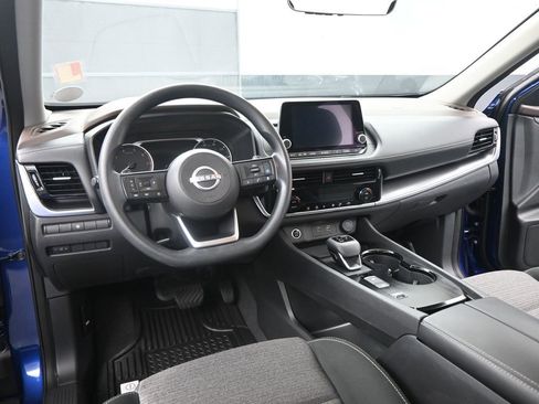 Used 2022 Nissan Rogue SV image 16