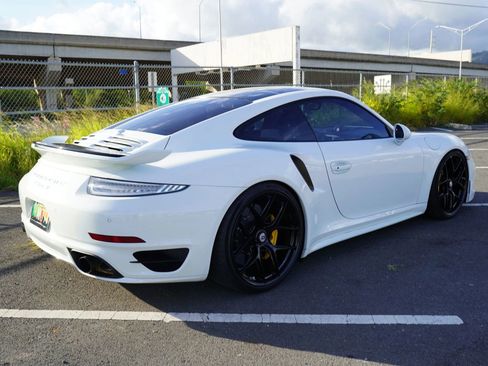 Used 2015 Porsche 911 Turbo S w/ High-end Infotainment Package image 32