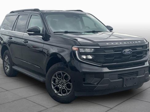 Certified 2026 Ford Expedition Active RWD image 3