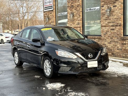 Used 2019 Nissan Sentra SV image 7