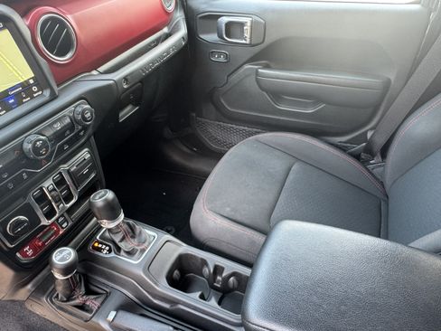 Used 2023 Jeep Wrangler Unlimited Rubicon AWD/4WD image 31