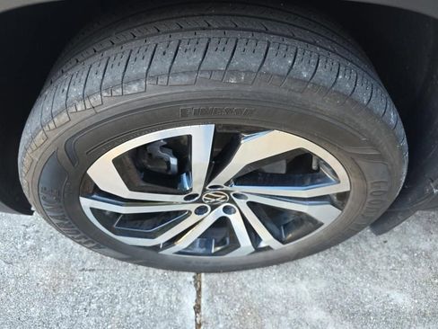 Used 2023 Volkswagen Atlas SEL image 4