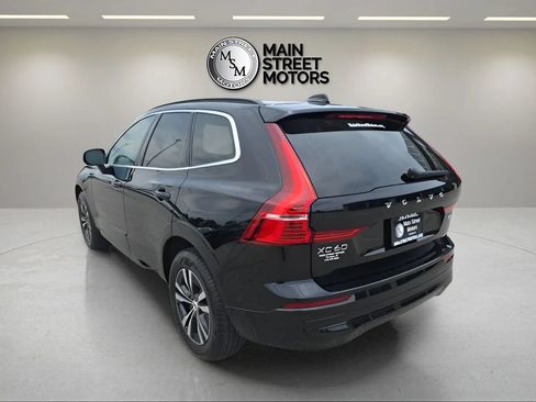 Used 2023 Volvo XC60 B5 Core AWD/4WD image 3