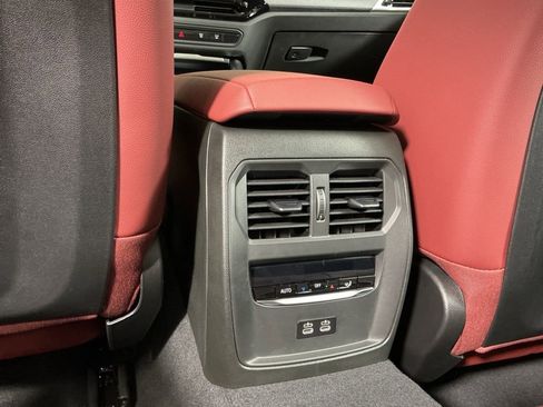 New 2026 BMW 330i Sedan w/ M Sport Package image 27