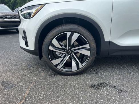 New 2025 Volvo XC40 B5 Plus w/ Protection Package Premier image 34