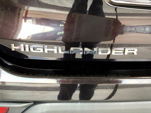 Used 2022 Toyota Highlander XLE image 31