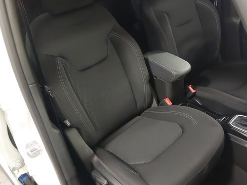 Used 2022 Jeep Renegade Altitude w/ Convenience Group AWD/4WD image 27