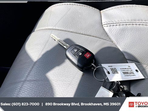 Used 2021 Toyota Tundra SR5 w/ SR5 Leather Package RWD image 9