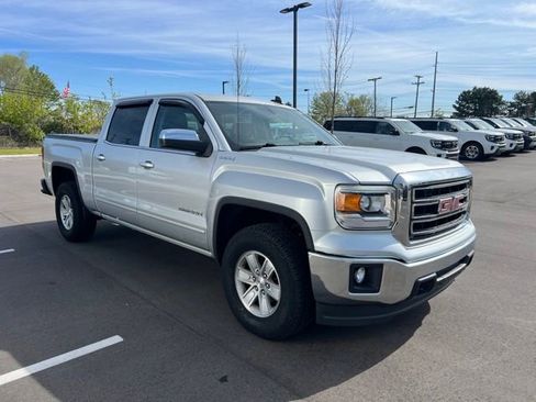 Used 2015 GMC Sierra 1500 SLE w/ SLE Value Package AWD/4WD image 3