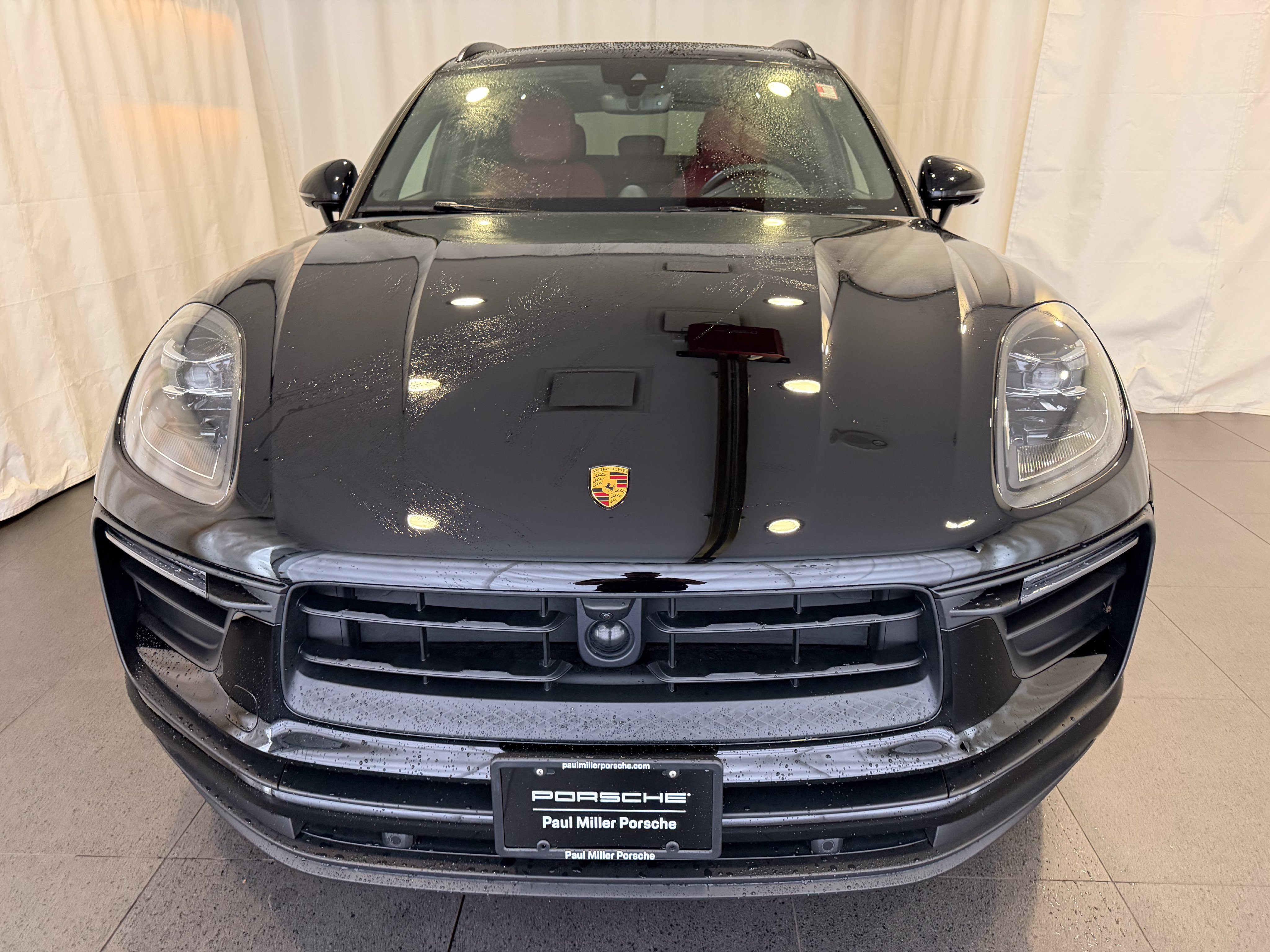 Certified 2026 Porsche Macan AWD/4WD image 6
