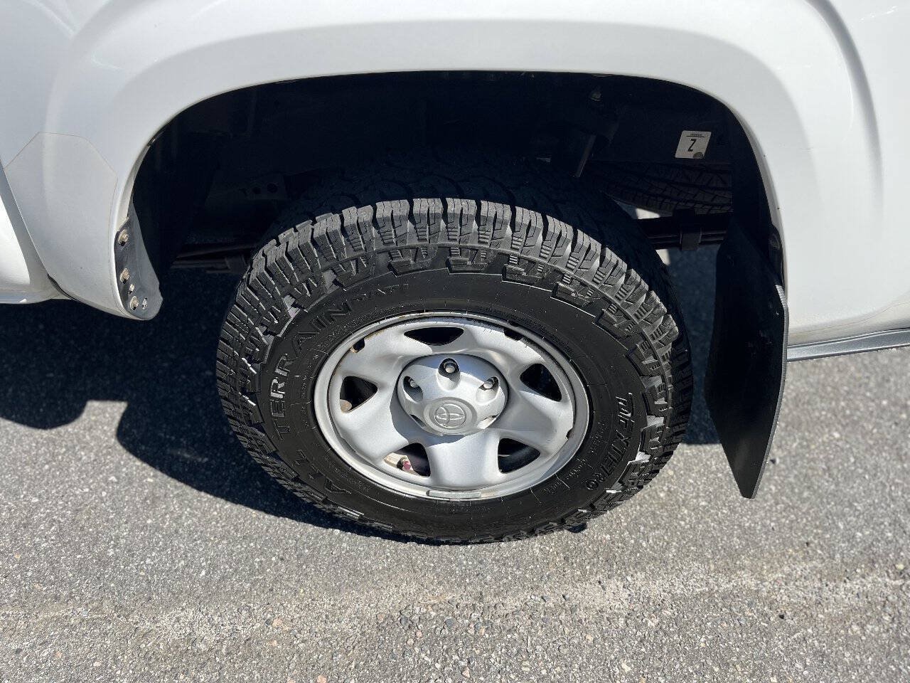 Used 2019 Toyota Tacoma SR w/ SR Convenience Package RWD image 7