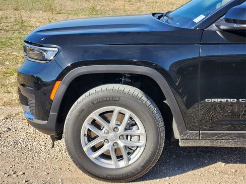 New 2025 Jeep Grand Cherokee L Laredo image 6