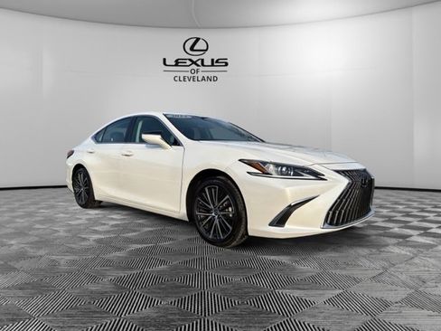 Used 2024 Lexus ES 350 w/ Premium Package image 2