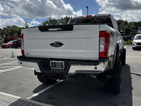 Used 2017 Ford F350 Lariat w/ Chrome Package image 26