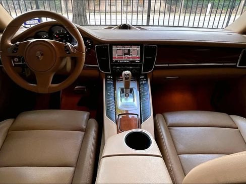 Used 2014 Porsche Panamera image 15