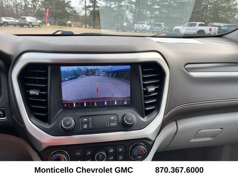 Used 2020 GMC Acadia SLT w/ Premium Package image 18
