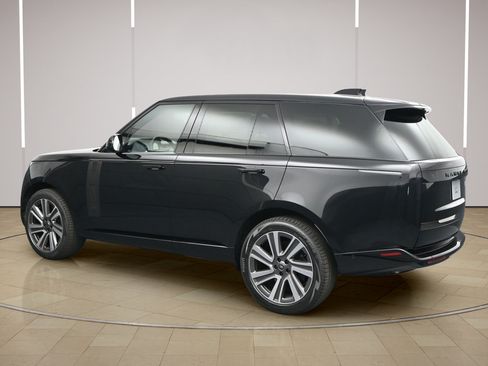 New 2025 Land Rover Range Rover SV AWD/4WD image 3